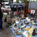 13.08.2016 Kielce. Giełda kolekcjonerska przed WDK. / Jarosław Kubalski / Radio Kielce