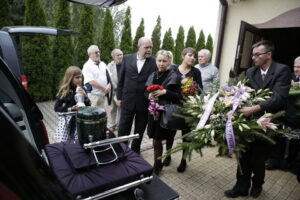 13.08.2016 Cedzyna. Pogrzeb dziennikarki Radia Kielce Zdzisławy Wierciakowej. / Radio Kielce