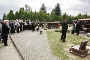 13.08.2016 Cedzyna. Pogrzeb dziennikarki Radia Kielce Zdzisławy Wierciakowej. / Radio Kielce