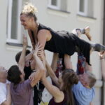 18.08.2016 Kielce. Próba plenerowa aktorów Teatru im. Stefana Żeromskiego do spektaklu Kieł. / Jarosław Kubalski / Radio Kielce