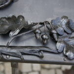 19.08.2016 Kielce. Kowal Ryszard Skuza prowadzi warsztaty kowalstwa artystycznego na dziedzińcu Muzeum Historii Kielc. / Jarosław Kubalski / Radio Kielce