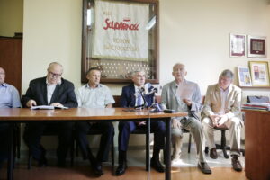 19.08.2016 Kielce. Konferencja prasowa Solidarności w sprawie sytuacji w KKSM. / Jarosław Kubalski / Radio Kielce