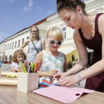 20.08.2016 Kielce. Rynek. Festiwal Hura Art zorganizowany dla dzieci przez Teatr Kubuś. / Jarosław Kubalski / Radio Kielce