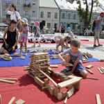 20.08.2016 Kielce. Rynek. Festiwal Hura Art zorganizowany dla dzieci przez Teatr Kubuś. / Jarosław Kubalski / Radio Kielce
