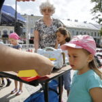 20.08.2016 Kielce. Rynek. Festiwal Hura Art zorganizowany dla dzieci przez Teatr Kubuś. / Jarosław Kubalski / Radio Kielce