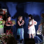 20.08.2016 Chęciny. Wernisaż poplenerowej wystawy malarskiej. "Chęcińskie pocztówki". / Jarosław Kubalski / Radio Kielce