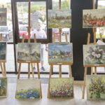 20.08.2016 Chęciny. Wernisaż poplenerowej wystawy malarskiej. "Chęcińskie pocztówki". / Jarosław Kubalski / Radio Kielce