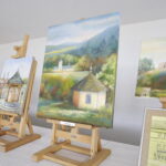 20.08.2016 Chęciny. Wernisaż poplenerowej wystawy malarskiej. "Chęcińskie pocztówki". / Jarosław Kubalski / Radio Kielce