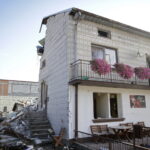 23.08.2016 Nowa Słupia. Wybuch butli z gazem zniszczył dom. Poszkodowane zostało małe dziecko. / Jarosław Kubalski / Radio Kielce