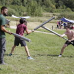 25.08.2016 Podzamcze Chęcińskie. Harcerze podczas różnych zajęć. Ogólnopolski zlot harcerski Wędrowna Watra. / Jarosław Kubalski / Radio Kielce