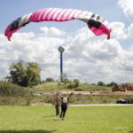 25.08.2016 Podzamcze Chęcińskie. Harcerze podczas różnych zajęć. Ogólnopolski zlot harcerski Wędrowna Watra. / Jarosław Kubalski / Radio Kielce