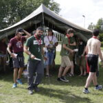 25.08.2016 Podzamcze Chęcińskie. Harcerze podczas różnych zajęć. Ogólnopolski zlot harcerski Wędrowna Watra. / Jarosław Kubalski / Radio Kielce