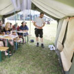 25.08.2016 Podzamcze Chęcińskie. Harcerze podczas różnych zajęć. Ogólnopolski zlot harcerski Wędrowna Watra. / Jarosław Kubalski / Radio Kielce