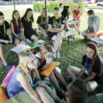 25.08.2016 Podzamcze Chęcińskie. Harcerze podczas różnych zajęć. Ogólnopolski zlot harcerski Wędrowna Watra. / Jarosław Kubalski / Radio Kielce