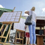 25.08.2016 Kielce. Rynek. Targi pracy. / Jarosław Kubalski / Radio Kielce