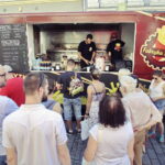 27.08.2016 Kielce. "Smaczne Zakończenie Lata" - zjazd foodtrucków na ulicy Sienkiewicza. / Jarosław Kubalski / Radio Kielce