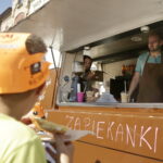 27.08.2016 Kielce. "Smaczne Zakończenie Lata" - zjazd foodtrucków na ulicy Sienkiewicza. / Jarosław Kubalski / Radio Kielce