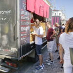 27.08.2016 Kielce. "Smaczne Zakończenie Lata" - zjazd foodtrucków na ulicy Sienkiewicza. / Jarosław Kubalski / Radio Kielce