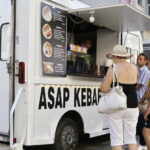 27.08.2016 Kielce. "Smaczne Zakończenie Lata" - zjazd foodtrucków na ulicy Sienkiewicza. / Jarosław Kubalski / Radio Kielce
