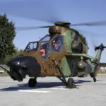 31.08.2016 Kielce. Przygotowania do MSPO. Laduje helikopter Tiger koncernu Airbus Helicopters. / Jarosław Kubalski / Radio Kielce