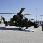 31.08.2016 Kielce. Przygotowania do MSPO. Laduje helikopter Tiger koncernu Airbus Helicopters. / Jarosław Kubalski / Radio Kielce