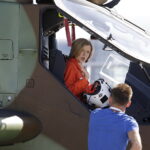 31.08.2016 Kielce. Przygotowania do MSPO. Laduje helikopter Tiger koncernu Airbus Helicopters. / Jarosław Kubalski / Radio Kielce