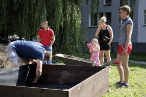 20.08.2016 Na kieleckim osiedlu Czarnów powstaje ogród miejski / Jarosław Kubalski / Radio Kielce