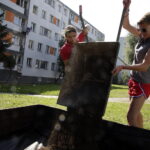 20.08.2016 Na kieleckim osiedlu Czarnów powstaje ogród miejski / Jarosław Kubalski / Radio Kielce
