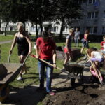 20.08.2016 Na kieleckim osiedlu Czarnów powstaje ogród miejski / Jarosław Kubalski / Radio Kielce
