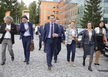 03.08.2016 Kielce. Wicepremier i minister rozwoju- Mateusz Morawiecki odwiedził KPT / Jarosław Kubalski / Radio Kielce