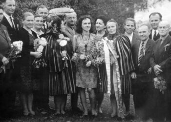 Zdzisława Wierciak z członkami Radiowego Klubu Rolnika / Radio Kielce