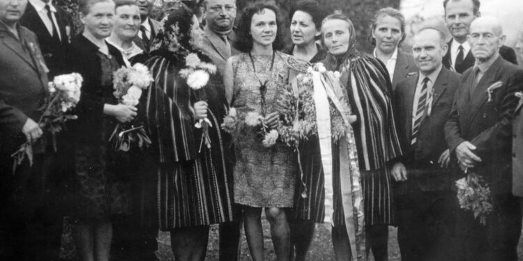 Zdzisława Wierciak z członkami Radiowego Klubu Rolnika / Radio Kielce