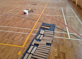 19.08.2015 Nie widać końca remontu szkoły w Mójczy / Paweł Klepka / Radio Kielce