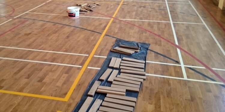 19.08.2015 Nie widać końca remontu szkoły w Mójczy / Paweł Klepka / Radio Kielce