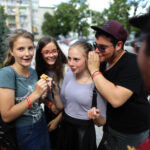 2.8.2016 Kielce. Pielgrzymi Światowych Dni Młodzieży z Chile, zwiedzają Kielce. / Wojciech Habdas / Radio Kielce