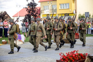 7.8.2016 Daleszyce. Obchody 72 rocznicy wymarszu I Batalionu 4 Pułku Piechoty Legionów Armii Krajowej na pomoc walczącej Warszawie w Daleszycach. / Wojciech Habdas / Radio Kielce