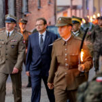 11.08.2016. Chęciny. Apel podsumowujący Marsz Szlakiem Pierwszej Kompanii Kadrowej / Wojciech Habdas / Radio Kielce