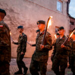 11.08.2016. Chęciny. Apel podsumowujący Marsz Szlakiem Pierwszej Kompanii Kadrowej / Wojciech Habdas / Radio Kielce