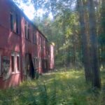 25.08.2016. Wysypisko śmieci po dawnym Zakładzie Robót Publicznych w Starachowicach / Waldemar Jakubiak / Straż Miejska Starachowice