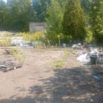 25.08.2016. Wysypisko śmieci po dawnym Zakładzie Robót Publicznych w Starachowicach / Waldemar Jakubiak / Straż Miejska Starachowice