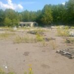 25.08.2016. Wysypisko śmieci po dawnym Zakładzie Robót Publicznych w Starachowicach / Waldemar Jakubiak / Straż Miejska Starachowice