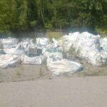 25.08.2016. Wysypisko śmieci po dawnym Zakładzie Robót Publicznych w Starachowicach / Waldemar Jakubiak / Straż Miejska Starachowice