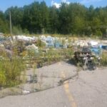 25.08.2016. Wysypisko śmieci po dawnym Zakładzie Robót Publicznych w Starachowicach / Waldemar Jakubiak / Straż Miejska Starachowice