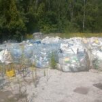 25.08.2016. Wysypisko śmieci po dawnym Zakładzie Robót Publicznych w Starachowicach / Waldemar Jakubiak / Straż Miejska Starachowice