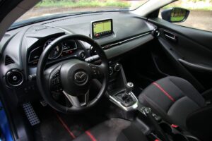 Mazda 2 (24 września 2016) / Robert Felczak / Radio Kielce