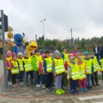 21.09.2016. Pierwszaki z Sędziszowa poznawali zasady bezpiecznego poruszania się na drogach / Ewa Pociejowska-Gawęda / Radio Kielce