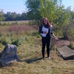 23.09.2016. Studenci porządkowali cmentarz żydowski w Jędrzejowie / Ewa Pociejowska-Gawęda / Radio Kielce