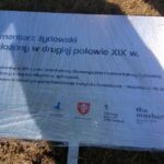 23.09.2016. Studenci porządkowali cmentarz żydowski w Jędrzejowie / Ewa Pociejowska-Gawęda / Radio Kielce