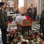 Bliżyn.Uroczysty pogrzeb kapitana Aleksandra Życińskiego- Wilczura (24 września 2016) / Ryszard Koziej / Radio Kielce