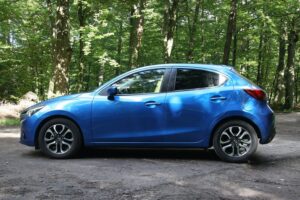 Mazda 2 (24 września 2016) / Robert Felczak / Radio Kielce